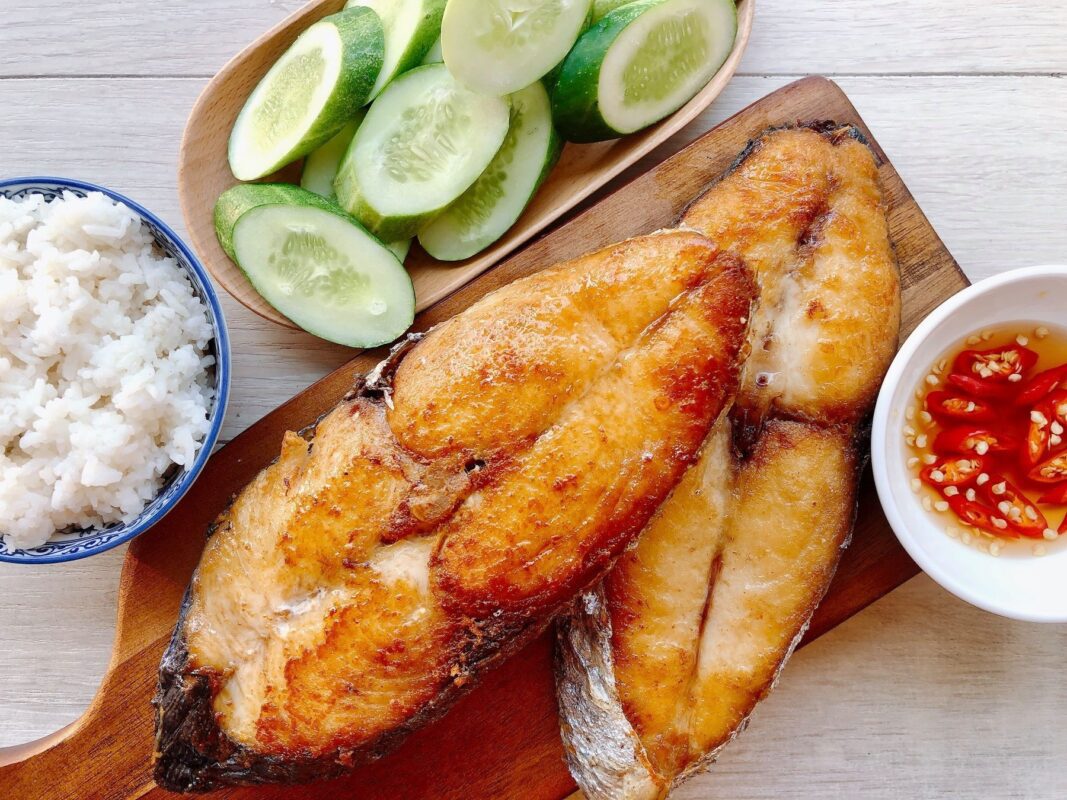 Cá thu chiên sốt chanh dây