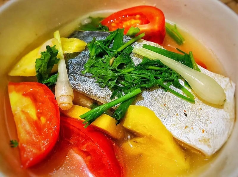 Canh cá chim thơm cà