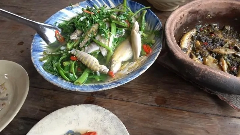 Canh chua cá heo