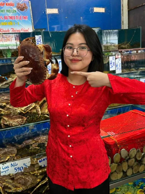 Cua nâu tươi sống