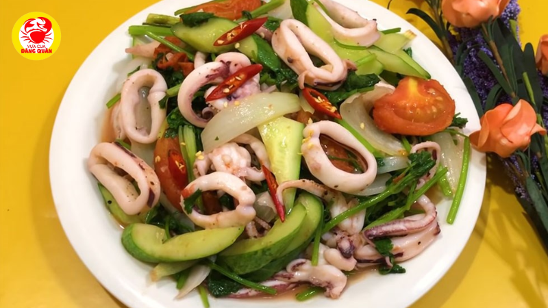 Mực ống xào thập cẩm Mực ống xào thập cẩm