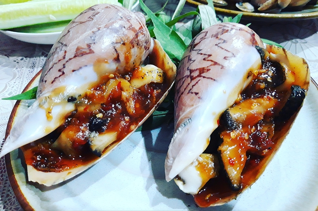 Ốc giác đen nướng muối ớt