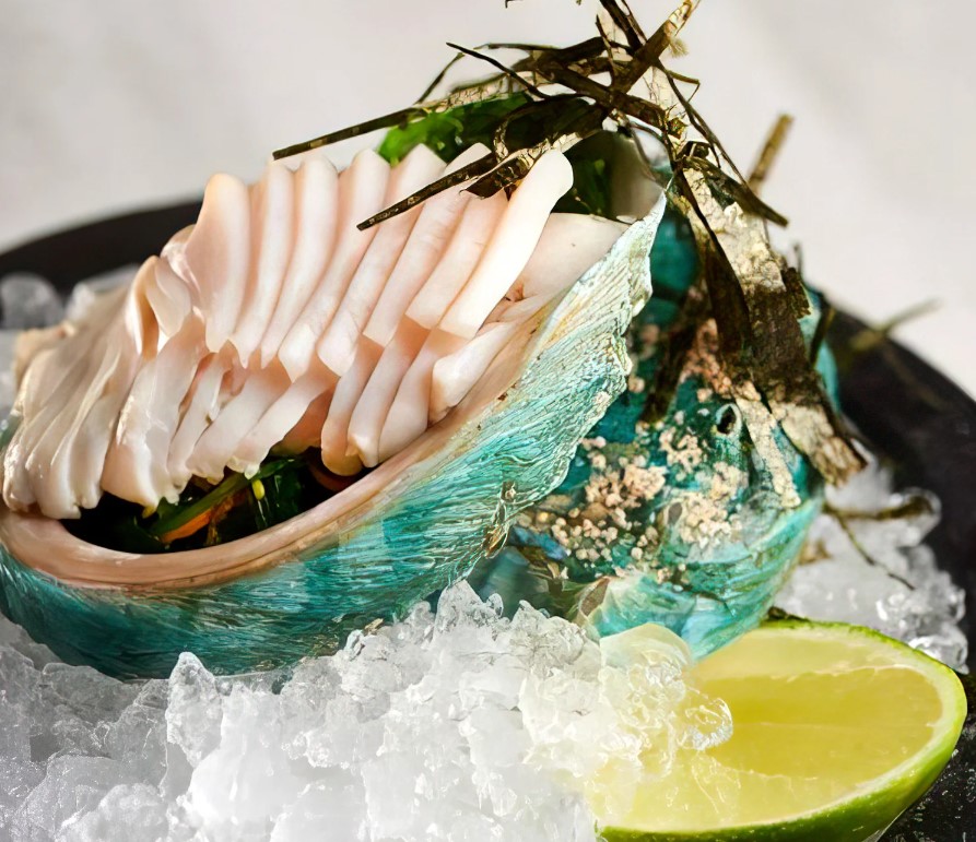 Sashimi bào ngư Úc Ngọc Bích
