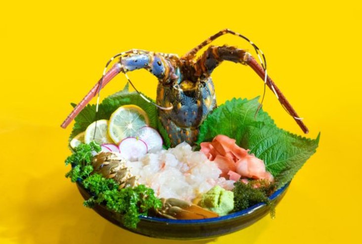 Sashimi tôm hùm bông