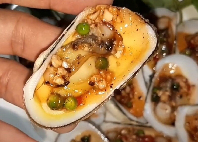 Sò dẹo nướng sốt tiêu xanh Sò dẹo nướng sốt tiêu xanh