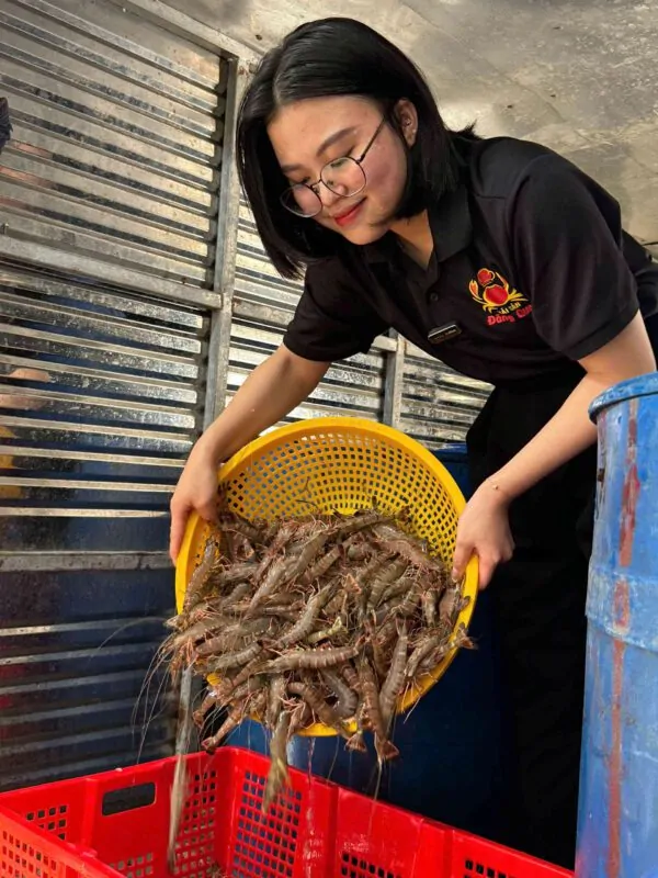 Vẻ đẹp nguyên bản của tôm sú tươi sống