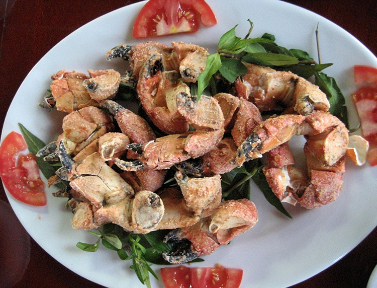 Cua Đá rang muối đơn giản thơm ngon