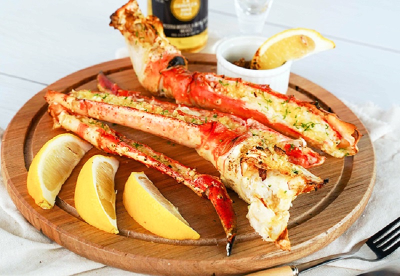 Cua Hoàng Đế sốt bơ tỏi phong cách Tây