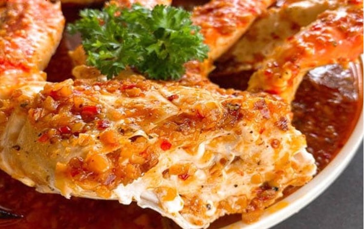 Thành phẩm cua hoàng đế rang me Thành phẩm cua hoàng đế rang me