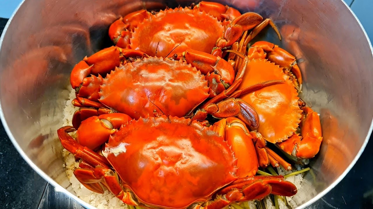Cua hấp nước dừa