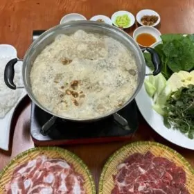 Lẩu cua đá