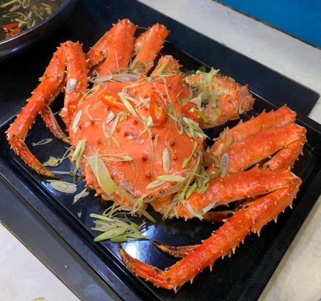 Review trải nghiệm ăn cua hoàng đế tại nhà