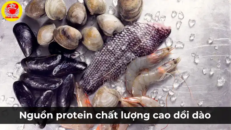 Thịt ghẹ xanh trắng ngần, chắc nịch, một nguồn cung cấp protein chất lượng cao và dồi dào