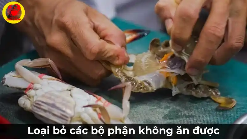 Hướng dẫn cách loại bỏ phần mang ghẹ xanh (lông xốp màu xám) để khử mùi tanh và đảm bảo vệ sinh
