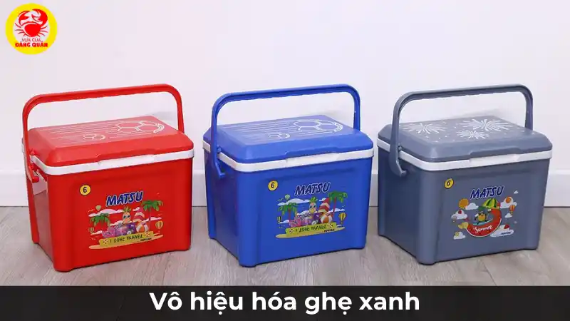 Hướng dẫn cách sơ chế ghẹ xanh an toàn bằng phương pháp ngâm ghẹ trong thau nước đá lạnh để ghẹ ngất tạm thời