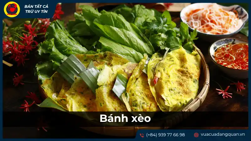 Bánh xèo miền Tây với lớp vỏ vàng giòn, nhân tôm thịt và rau sống tươi xanh