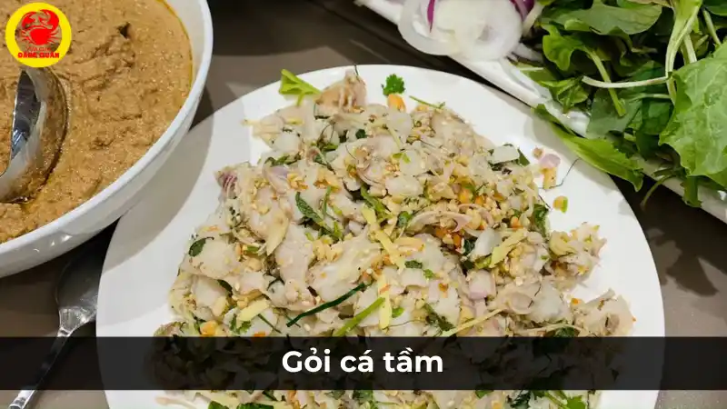 Món gỏi cá tầm tươi ngon, thanh mát