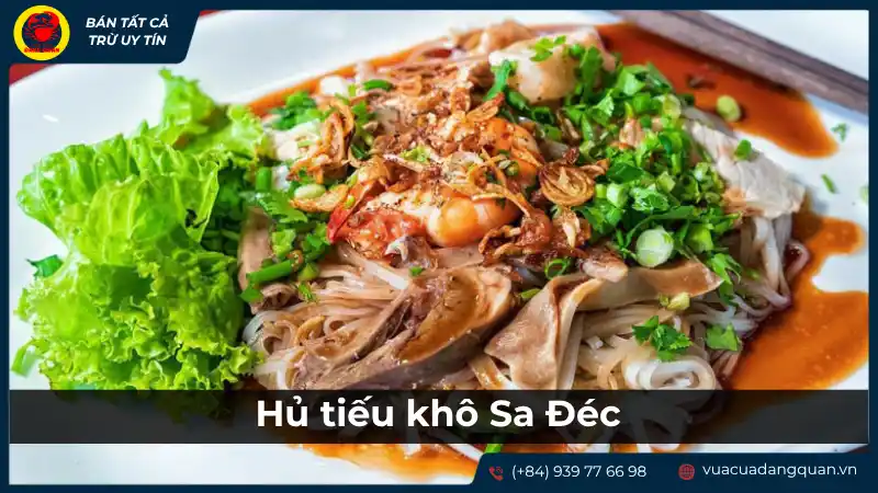 Tô hủ tiếu khô Sa Đéc với sợi hủ tiếu dai, thịt xá xíu, tôm và rau tươi
