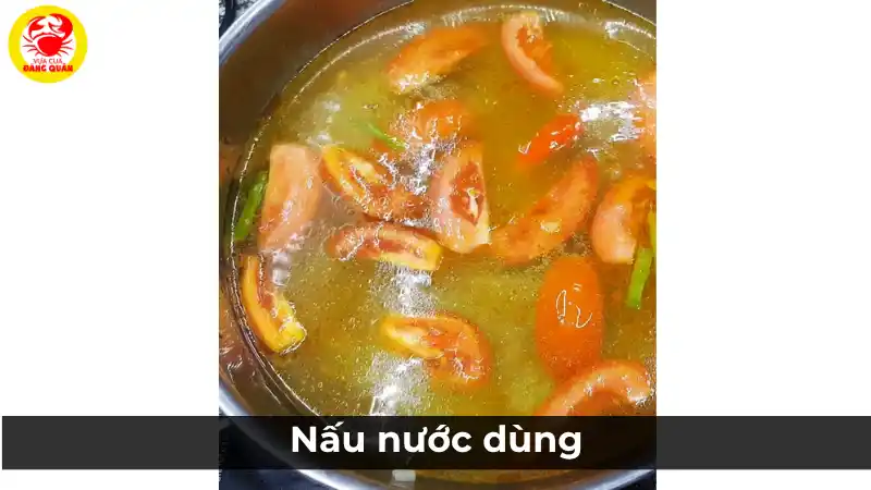 Nấu nước dùng canh chua cá chép đậm đà