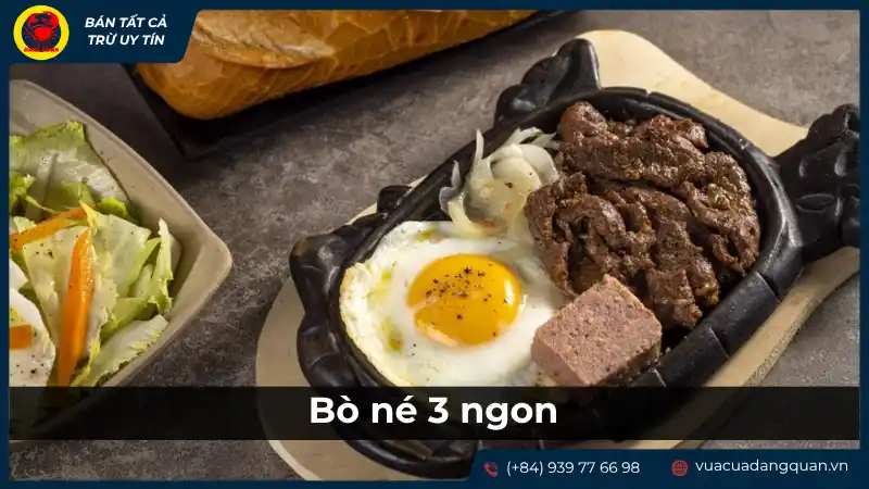 Món bò né 3 ngon nóng hổi với trứng ốp la, thịt bò và pate