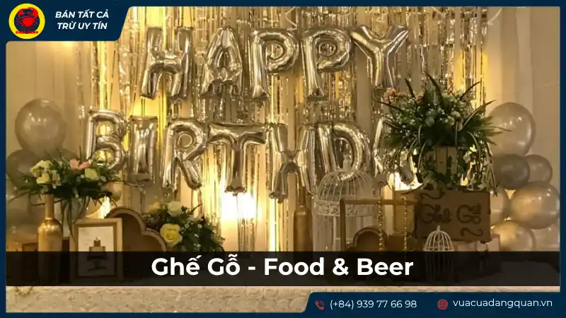 Trang trí tiệc sinh nhật với bong bóng "Happy Birthday" tại nhà hàng Ghế Gỗ, một địa điểm đặt tiệc sinh nhật ở Cần Thơ