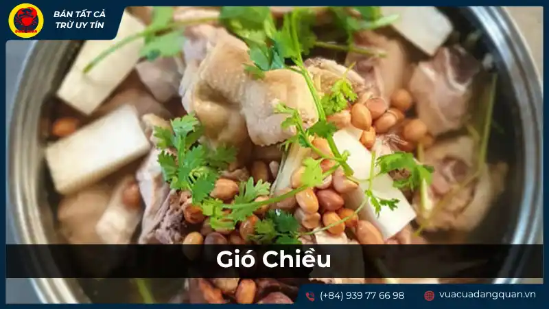 Món gà nóng hổi, thịt gà chắc ngọt được bày trí hấp dẫn tại quán Gió Chiều