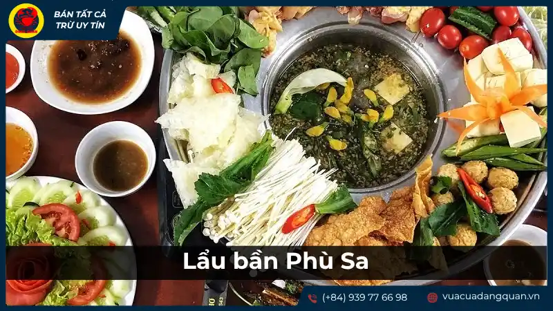 Nồi lẩu bần Phù Sa với nước lẩu chua thanh, cá tươi và rau nhúng