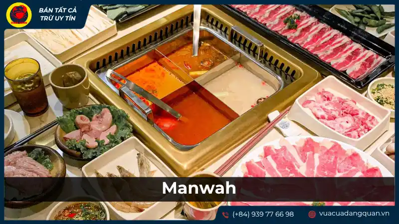 Bàn tiệc lẩu với nhiều loại thịt tươi và rau xanh tại Manwah