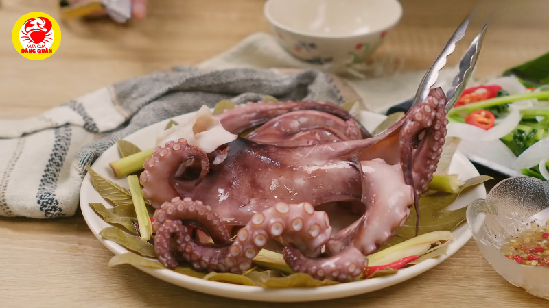 Cách làm bạch tuộc hấp sả gừng