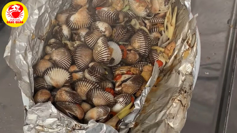 Sò huyết nướng giấy bạc Sò huyết nướng giấy bạc