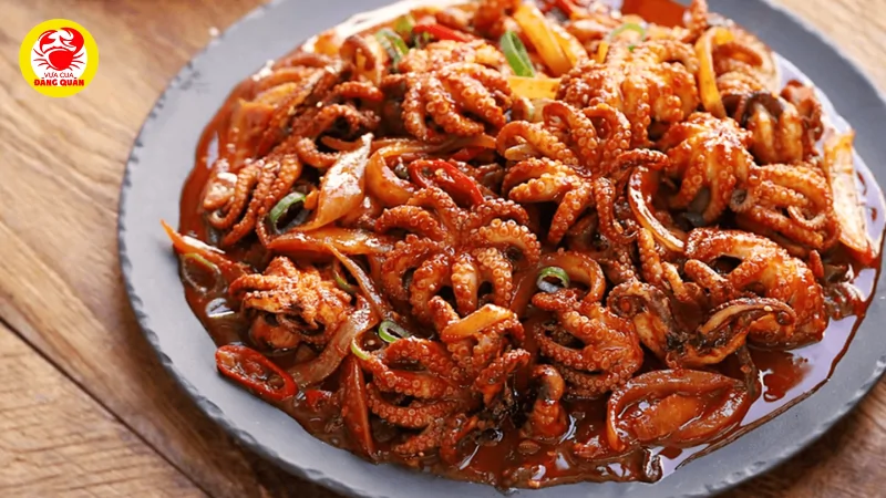Bạch tuộc xào cay kiểu Hàn Quốc