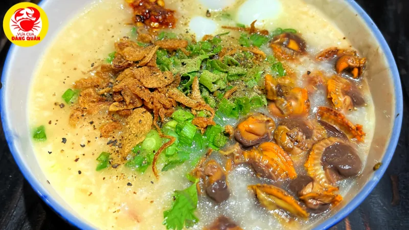 Bát cháo sò huyết