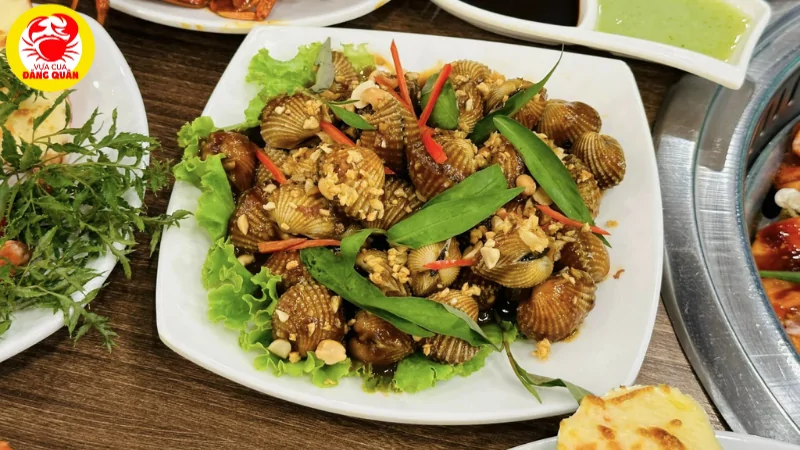 Món sò huyết cháy tỏi