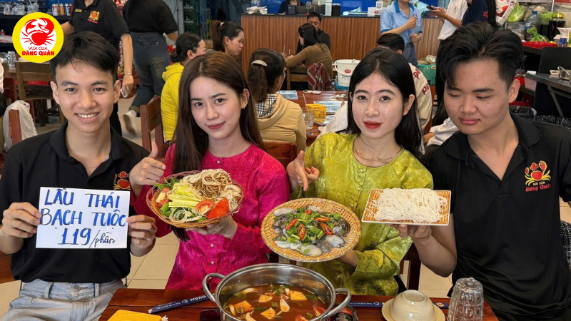 Không gian và dịch vụ