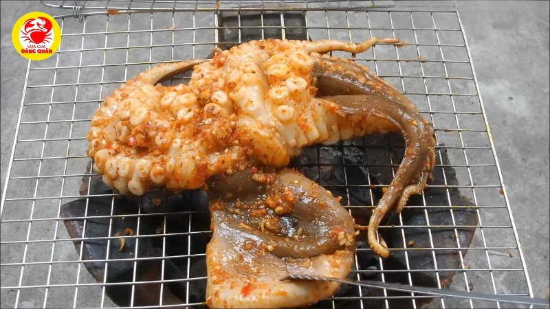 Nướng bằng bếp nướng điện hoặc bếp than