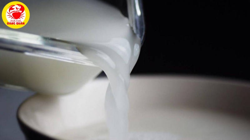 Nước vo gạo làm sạch sò huyết