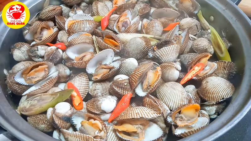 Món sò huyết hấp bia thành phẩm Món sò huyết hấp bia thành phẩm