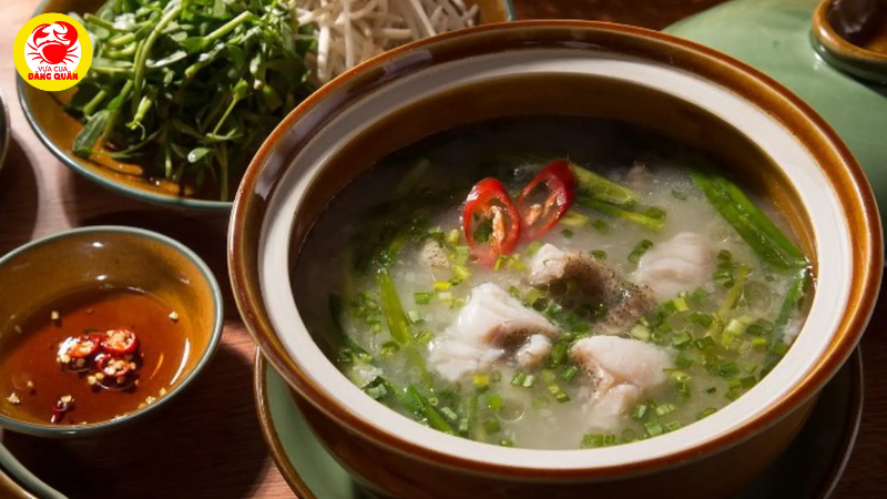Hoàn thành món cháo cá mú bổ dưỡng