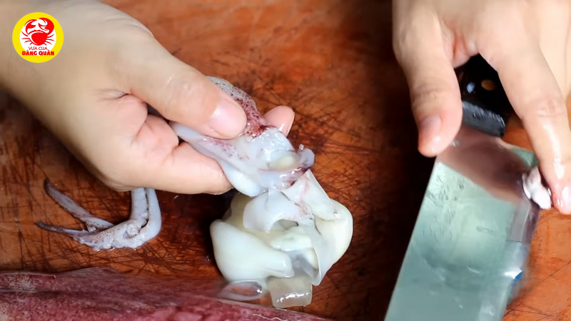 Lấy mắt và răng mực