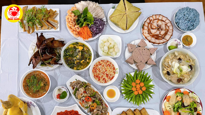 Mâm cúng tất niên miền Trung đậm đà, tinh tế