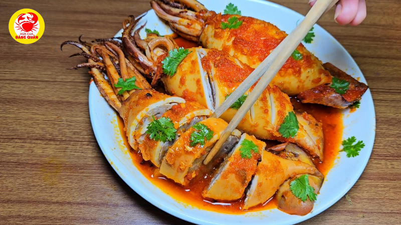 Mực ống nhồi thịt sốt cà chua