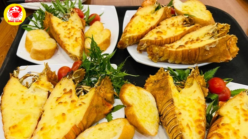 Phết sốt và nướng tôm